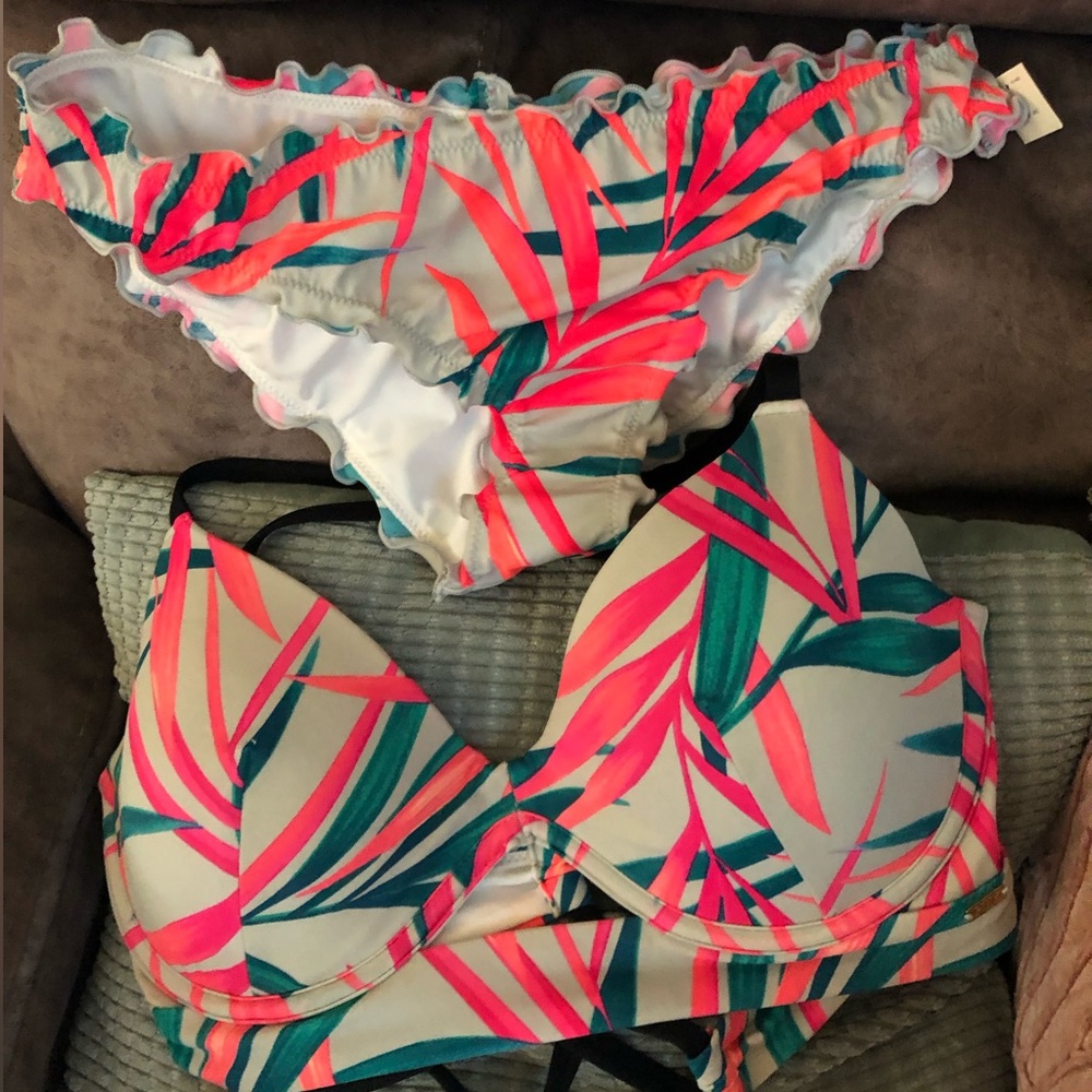 Victorias Secret NWT Floral print Bathing Suit